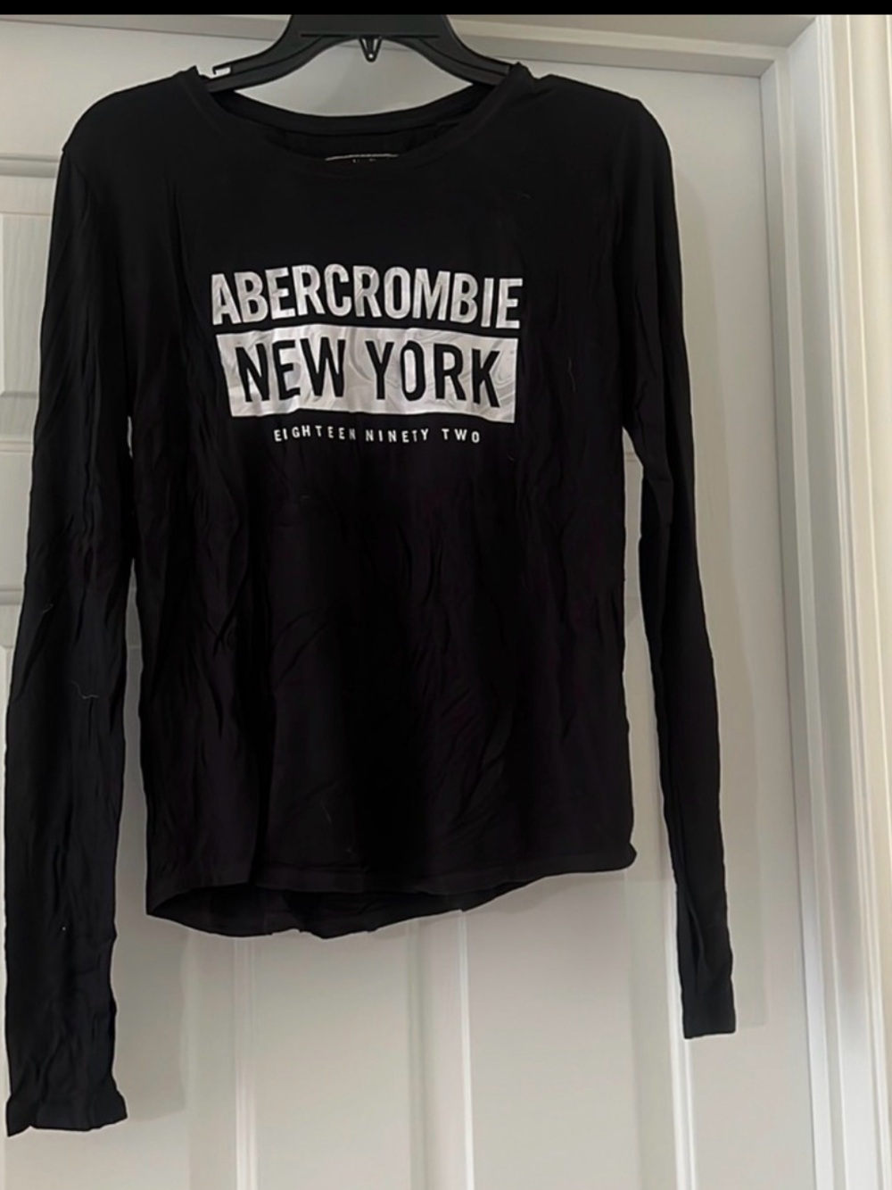 Abercrombie New York Black Long Sleeve Active Top Thumb Hole Shirt - Picture 2 of 4